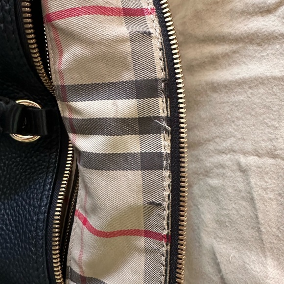 Burberry Shoulder Bag - Picture 5 of 9